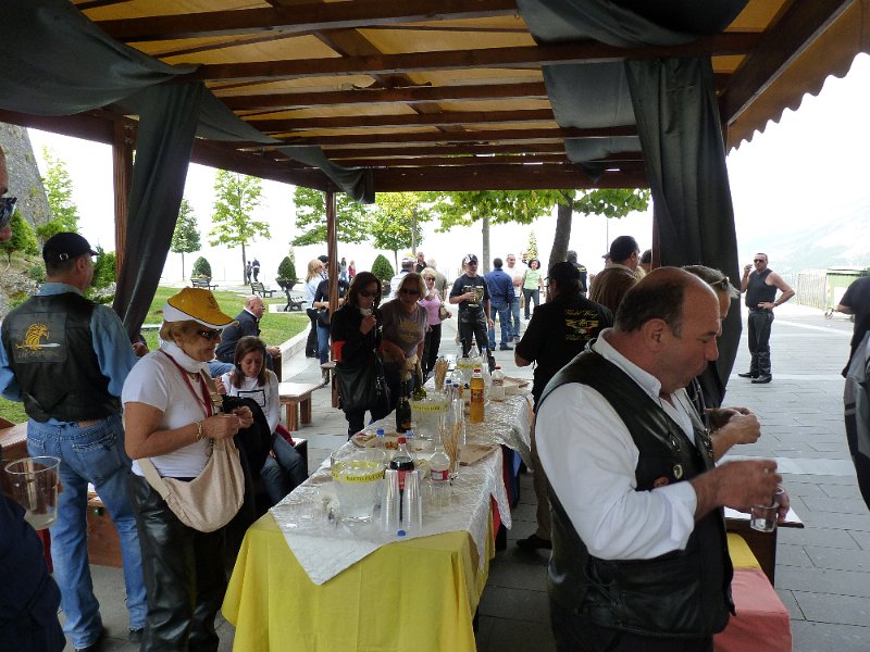 Aperitivo a Celano.JPG